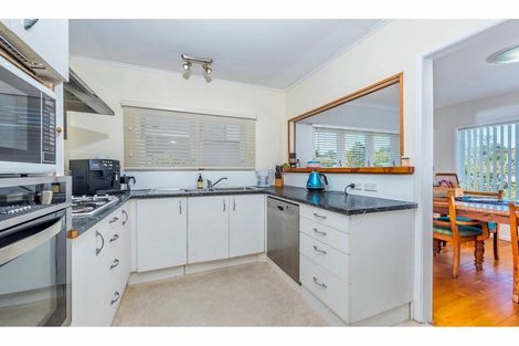 Photo of property in 2/3 Caribbean Drive, Unsworth Heights, Auckland, 0632