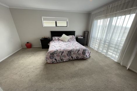 Photo of property in 19 Richard Petterd Way, Swanson, Auckland, 0614