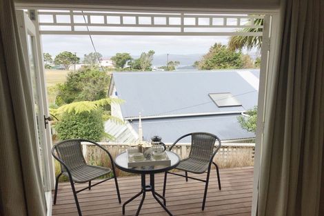 Photo of property in 19 Harbour View Road, Northland, Wellington, 6012