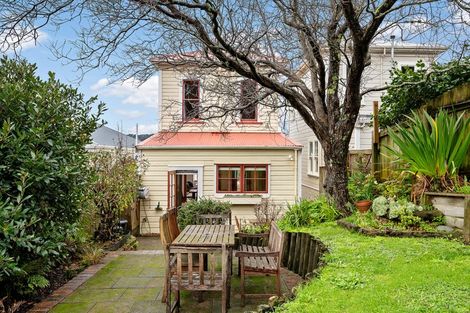 Photo of property in 6 Stanley Street, Berhampore, Wellington, 6023