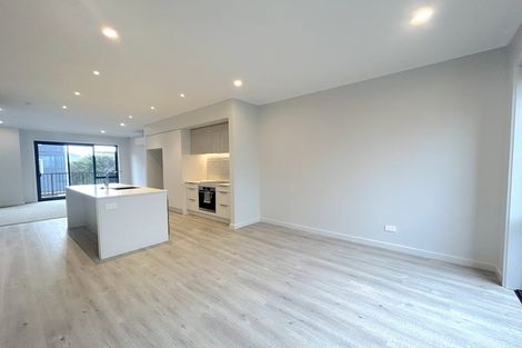 Photo of property in 5/35 Marine Parade, Hobsonville, Auckland, 0616