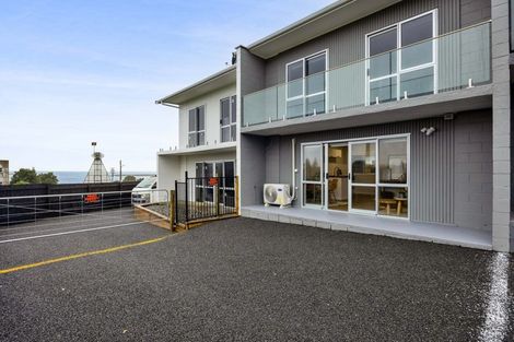 Photo of property in 38c Breakwater Road, Moturoa, New Plymouth, 4310