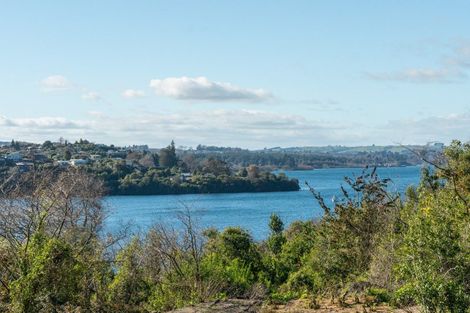 Photo of property in 9 Parawera Drive, Acacia Bay, Taupo, 3330