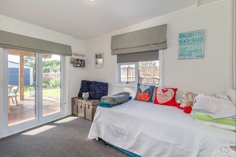 Photo of property in 50 Koputara Road, Himatangi Beach, Foxton, 4891