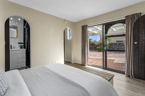 Photo of property in 15 Hawkswood Place, Avonhead, Christchurch, 8042