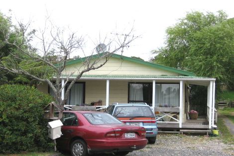 Photo of property in 1/6 Neptune Avenue, Beach Haven, Auckland, 0626