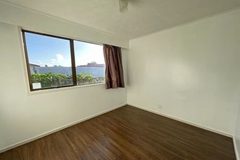 Photo of property in 5 Booralee Avenue, Botany Downs, Auckland, 2010