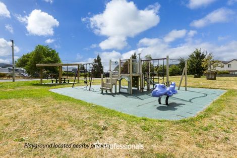 Photo of property in 64 Evergreen Crescent, Trentham, Upper Hutt, 5018