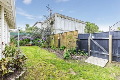 Photo of property in 62 Te Wharepouri Street, Berhampore, Wellington, 6023