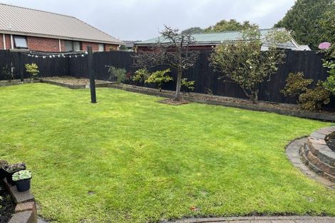 Photo of property in 16 Wychwood Crescent, Bishopdale, Christchurch, 8053