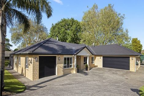 Photo of property in 24 Glencairn Place, Buckland, Pukekohe, 2677