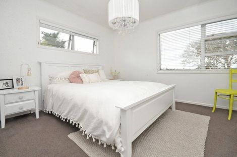 Photo of property in 21 Borrowdace Avenue, Botany Downs, Auckland, 2010