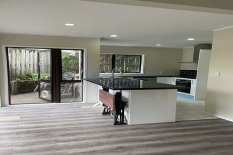 Photo of property in 2/179 Wiseley Road, West Harbour, Auckland, 0618