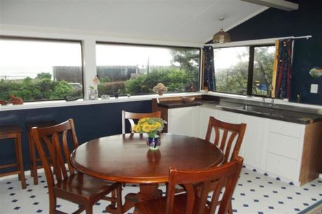 Photo of property in 1 Wairau Road, Oakura, 4314