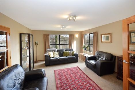 Photo of property in 18 Ribbonwood Close, Normanby, Dunedin, 9010