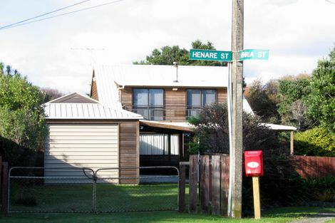 Photo of property in 4 Henare Street, Waikanae Beach, Waikanae, 5036