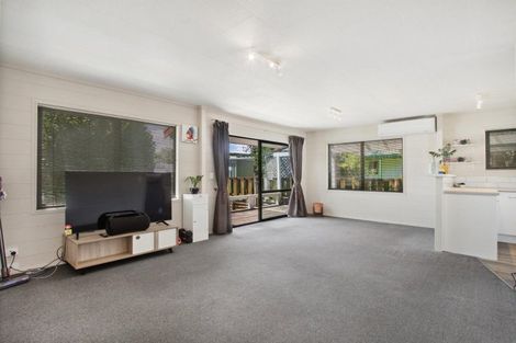 Photo of property in 17a Leaming Place, Clarks Beach, 2122