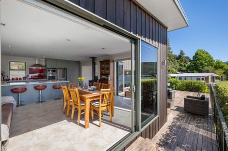 Photo of property in 354b Waikawa Road, Waikawa, Picton, 7220