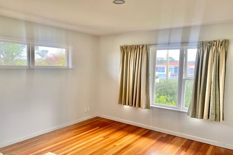 Photo of property in 19 Norcross Avenue, Henderson, Auckland, 0612