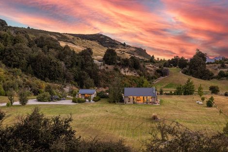 Photo of property in 54 Xenicus Rise, Glenorchy, 9372