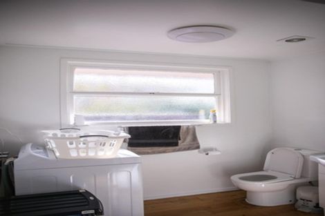 Photo of property in 1/11 Liston Street, Northcote, Auckland, 0627