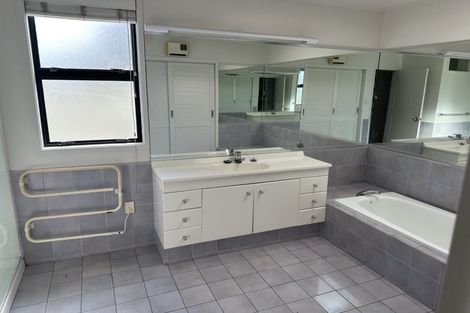 Photo of property in 30 Sylvan Park Avenue, Milford, Auckland, 0620