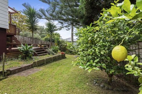 Photo of property in 1/10 Halder Place, Torbay, Auckland, 0632