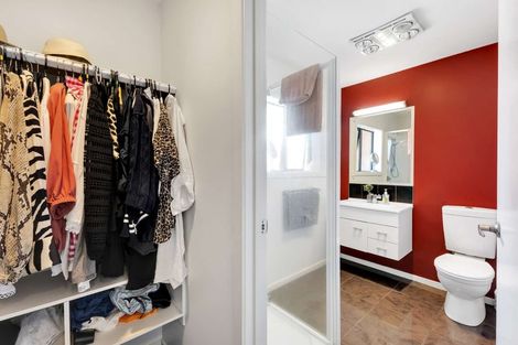 Photo of property in 5b Estate Grove, Inglewood, 4330