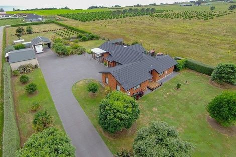 Photo of property in 12 Beach Road, Urenui, 4377