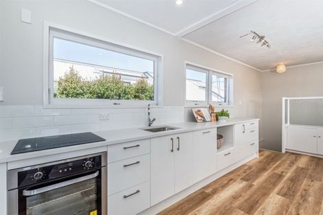 Photo of property in 3/134 Calliope Road, Stanley Point, Auckland, 0624