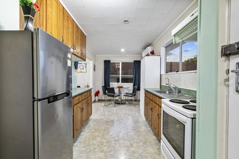 Photo of property in 2c Youngs Road, Papakura, 2110