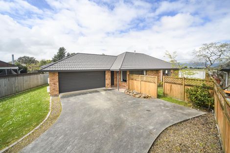 Photo of property in 9 Alpine Grove, Kelvin Grove, Palmerston North, 4414