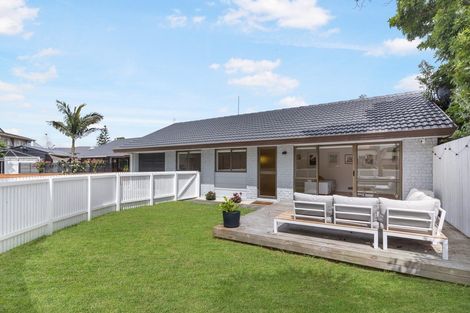 Photo of property in 3/4 Beach Road, Orewa, 0931