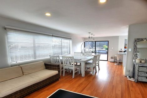 Photo of property in 2/4 Antrim Grove, Bayview, Auckland, 0629