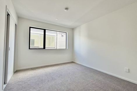 Photo of property in 7/6 Woodhouse Place, West Harbour, Auckland, 0618