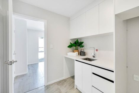 Photo of property in 25b Pupuke Road, Birkenhead, Auckland, 0627