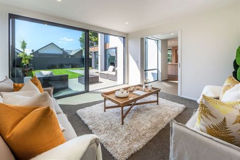 Photo of property in 2 Henridge Place Avonhead Christchurch City