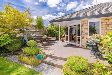 Photo of property in 44 Limousin Place, Grandview Heights, Hamilton, 3200