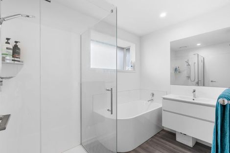 Photo of property in 23c Juniper Place, Burnside, Christchurch, 8053