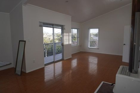 Photo of property in 8 Edgeworth Road, Glenfield, Auckland, 0629