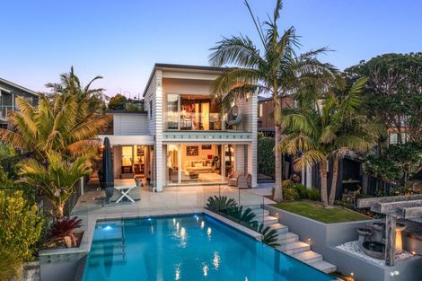 Photo of property in 54 Pohutukawa Avenue, Red Beach, 0932