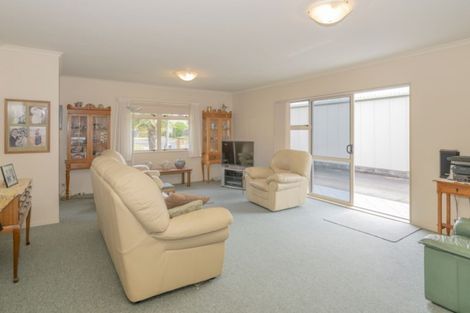 Photo of property in 2 Parkland Place, Whitianga, 3510