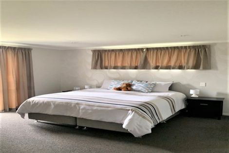 Photo of property in 13 Derwent Place, Flagstaff, Hamilton, 3210