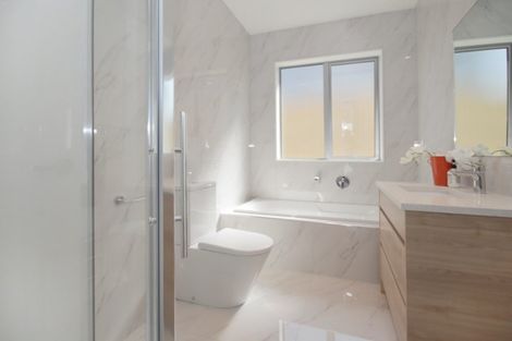 Photo of property in 28 Grut Greens, Silverdale, 0932