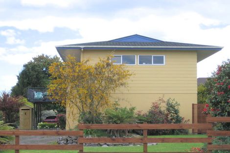 Photo of property in 38 Harvey Street, Waipahihi, Taupo, 3330