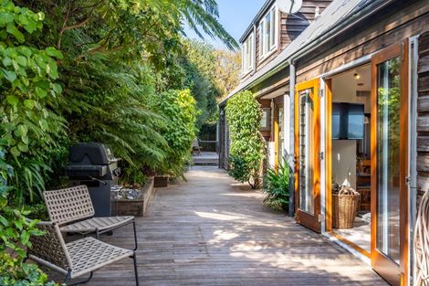 Photo of property in 28 Ngaumatau Road, Point Howard, Lower Hutt, 5013