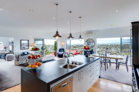 Photo of property in 14 Havelock Road, Hospital Hill, Napier, 4110