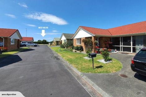 Photo of property in 3/262 Centreway Road, Orewa, 0931