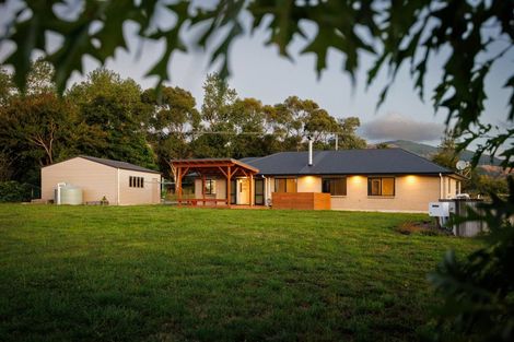 Photo of property in 841 Makerua Road, Tokomaru, Palmerston North, 4474
