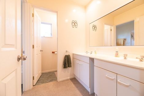 Photo of property in 2/39 Mcleod Road, Henderson, Auckland, 0612